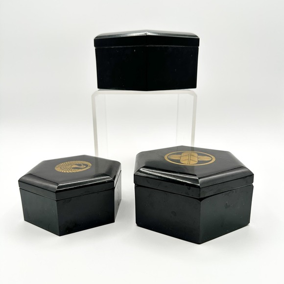 Vintage Nesting Black Lacquer Finish Boxes Hexagon Gold Print Set of Three Japan - Picture 9 of 13